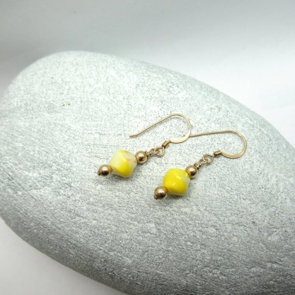 Uranium glass bead earrings - Picture 2 of 16